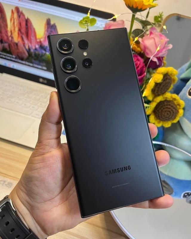 ส่งต่อ Samsung S23 Ultra มือ2 สีดำ มีตำหนิ
