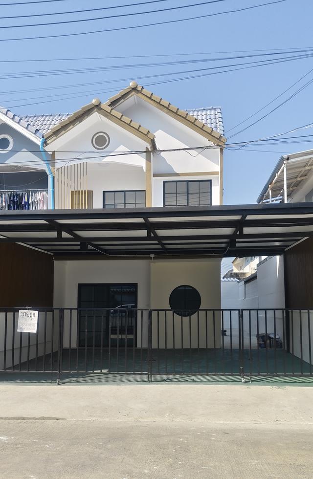 ขายทาวเฮ้าส์หลังมุม รีโนเวทใหม่พร้อมอยู่ 3