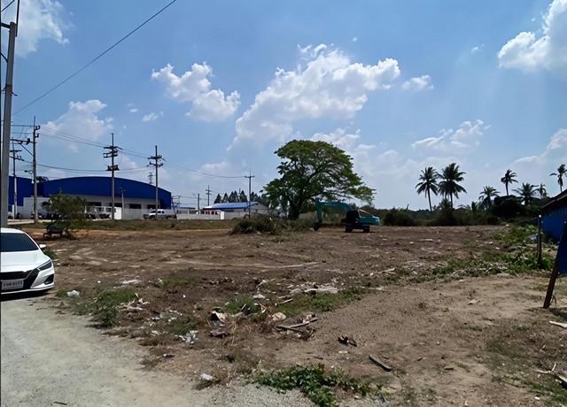 ขายที่ดินบ่อทองชลบุรี ขายที่ดิน 8-2-50.4 ไร่ สีที่ดินสีเหลือง ที่อยู่อำเภอบ่อทอง จังหวัดชลบุรี ใกล้ถนนเส้น 331 1