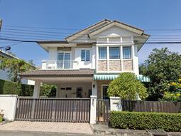 ขายบ้านโครงการ มัณฑนา พระราม 9 – ศรีนครินทร์ แบบบ้าน Onyx พร้อมเฟอร์นิเจอร์บิวท์อิน และแอร์ 5 เครื่อง บ้านเดี่ยวแบรนด์คุณภาพ L&H สภาพแวดล้อมดี  1
