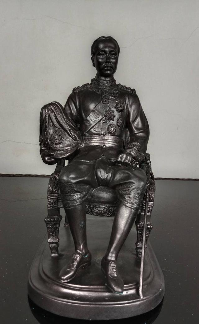 550.พระบรมรูปหล่อในหลวงรัชกาลที่ 5 พระบาทสมเด็จพระปรมินทรมหาจุฬาลงกรณ์ พระจุลจอมเกล้าเจ้าอยู่หัว ทรงประทับนั่งบัลลังก์