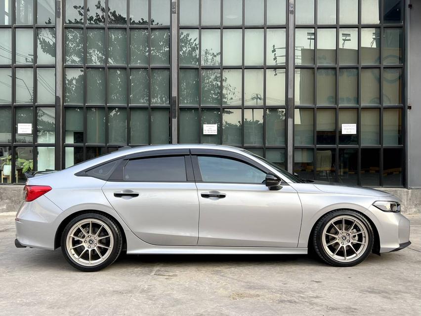 Honda Civic e:HEV RS 2024 5