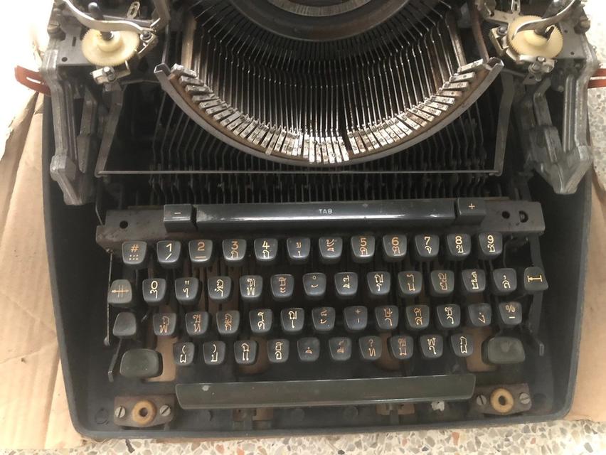 เครื่องพิมพ์ดีด Olympia SG-3 แป้นพิมพ์ไทย หายาก น่าสะสม เหมาะใช้งานหรือเป็นของตกแต่งวินเทจ (นัดรับบางบอน 1) 4