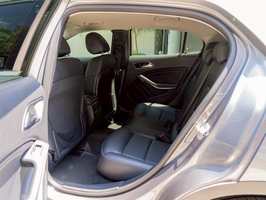 Mercedes Benz GLA200 รูปที่ 15