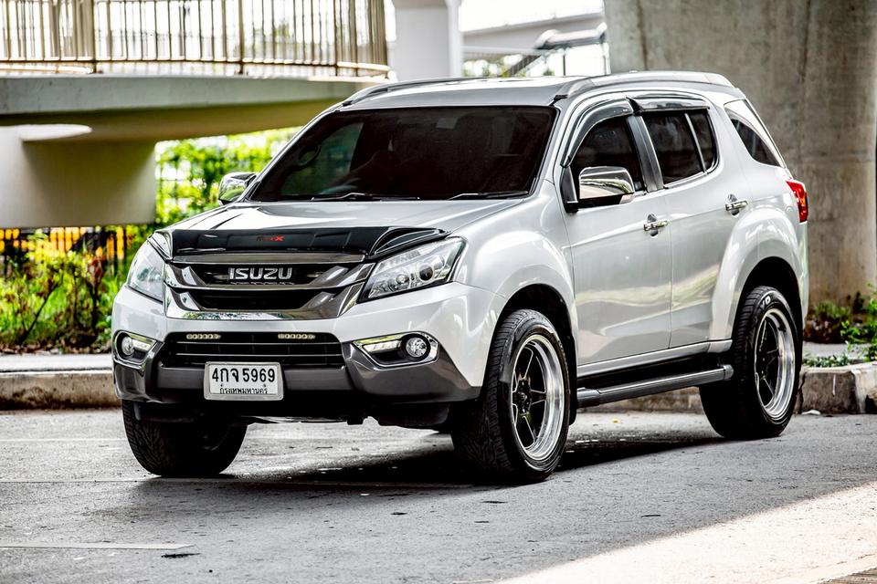 Isuzu Mu-X 3.0 DVD Navi สีเทา ปี 2015 มือเดียวป้ายแดง