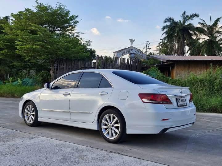 Toyota Camry สีขาว 3