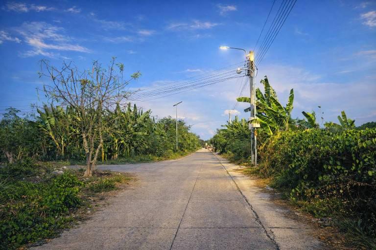 ขายที่ดิน  ติดถนนคอนกรีต อำเภอบางเสาธง  สมุทรปราการ เข้า ออก ได้หลายเส้นทาง 4