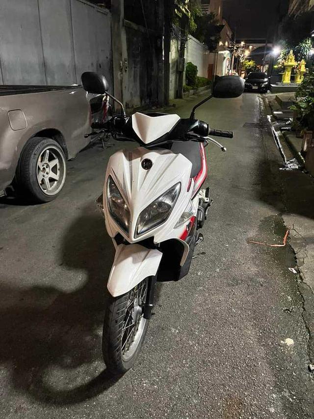 Yamaha Nouvo สีแดง-ขาว 3