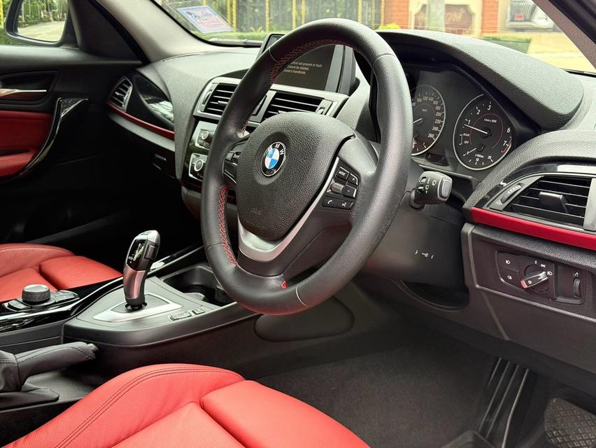 (แจ้งรหัสรถ PJP1007) 2016 BMW 118i Sport รูปที่ 12