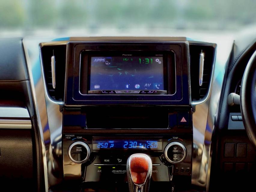 Toyota Vellfire 2.5 V ปี 2016 ไมล์ 16x,xxx km. 12