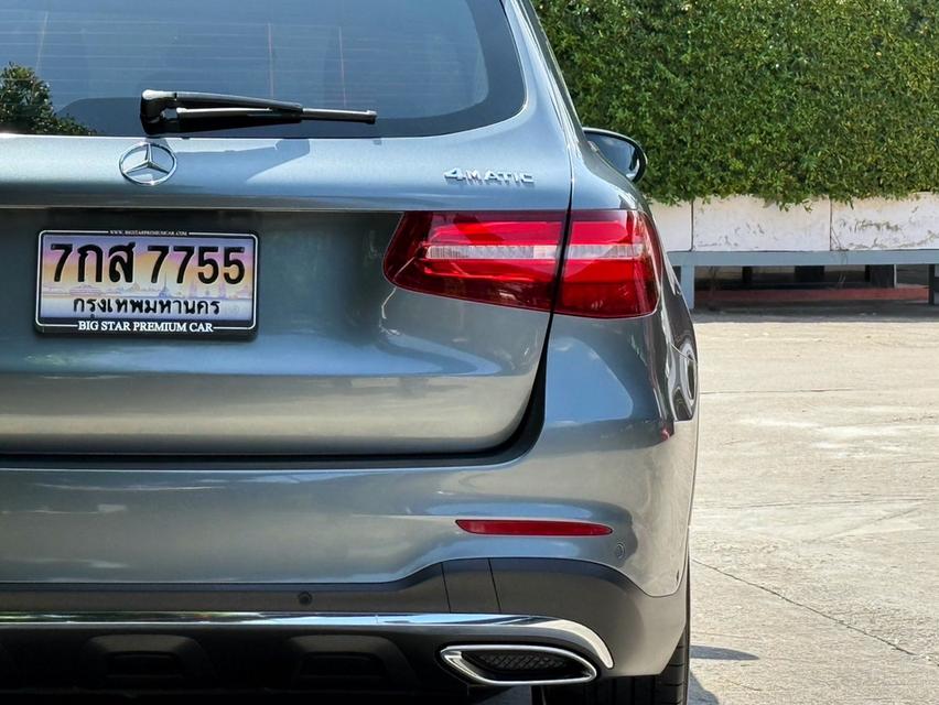 2017 BENZ GLC 250D AMG รถมือเดียวออกป้ายแดง รถวิ่งน้อย เข้าศูนย์ทุกระยะ ไม่เคยมีอุบัติเหตุครับ 9