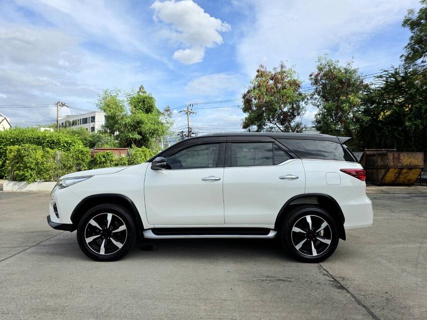 รหัสรถ PEAT608 🔥 สวยดุดัน TOYOTA FORTUNER 2.8 TRD Sportivo 2019 สีขาว. รูปย่อยที่ 2