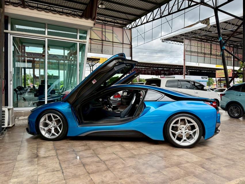 2017 BMW i8 Pure Impulse  6