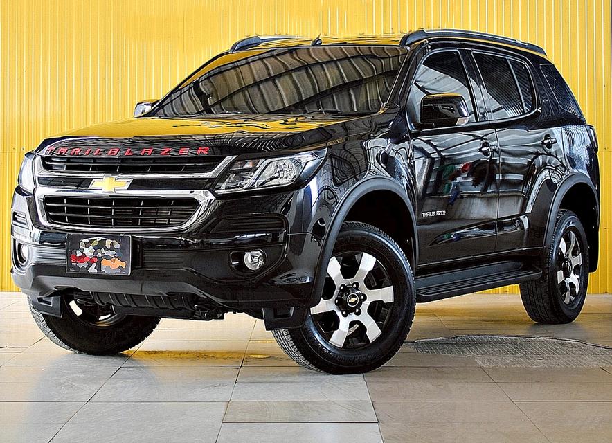 Chevrolet Trailblazer 2.5 LT Auto สีดำ เกียร์ออโต้ 6 สปีด