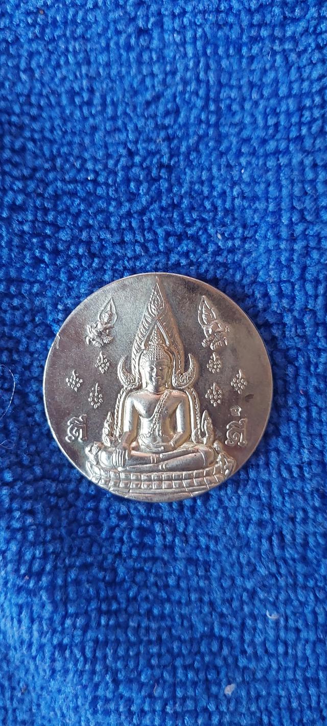 พระพุทธชินราชหลังพระผู้ทรงกอบกู้เอกราชไทย รูปย่อยที่ 3