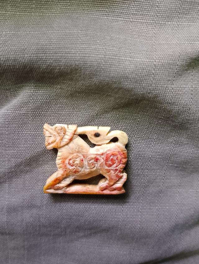 งาแกะหลวงพ่อเดิมสามขวัญ