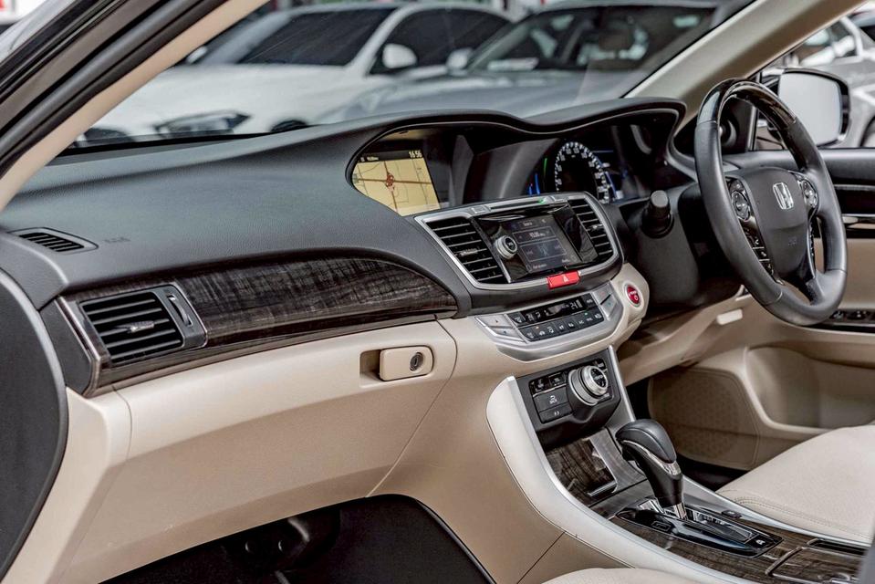 รหัสรถ NP3434 HONDA ACCORD 2.0 HYBRID TECH 2016 10
