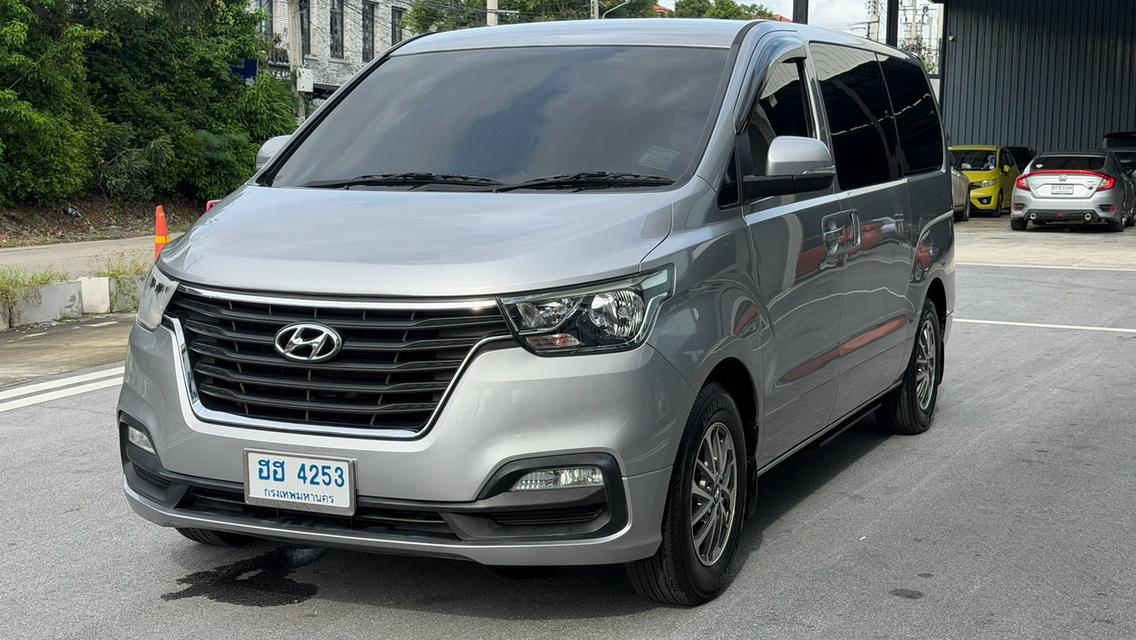 (แจ้งรหัสรถ KPV4253) 💥 2019 HYUNDAI H1 TOURING สีเทา🕉️