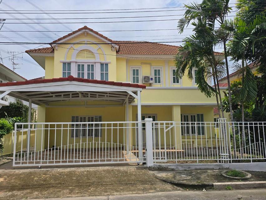 หมู่บ้านเพอร์เฟค เพลส รามคำแหง ซอยเคหะร่มเกล้า 64 บ้านเดี่ยวให้เช่า (ต้นโครงการ) 72 ตารางวา 4 ห้องนอน 3 ห้องน้ำ บ้านสวยพร้อมเข้าอยู่ 1