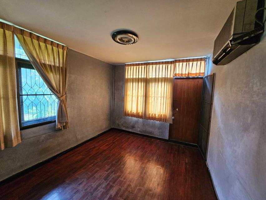 single houseให้เช่าบ้านสวน 2 ชั้นกลางเมือง บรรยากาศร่มรื่น เป็นส่วนตัว ใกล้รถไฟฟ้า เหมาะสำหรับอยู่อาศัย ทำคาเฟ่ หรือเปิดร้านอาหาร ใกล้เซ็นทรัลลาดพร้าว 8