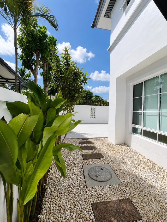 Luxury Corner Pool Villa | Land & House Park Chalong 7