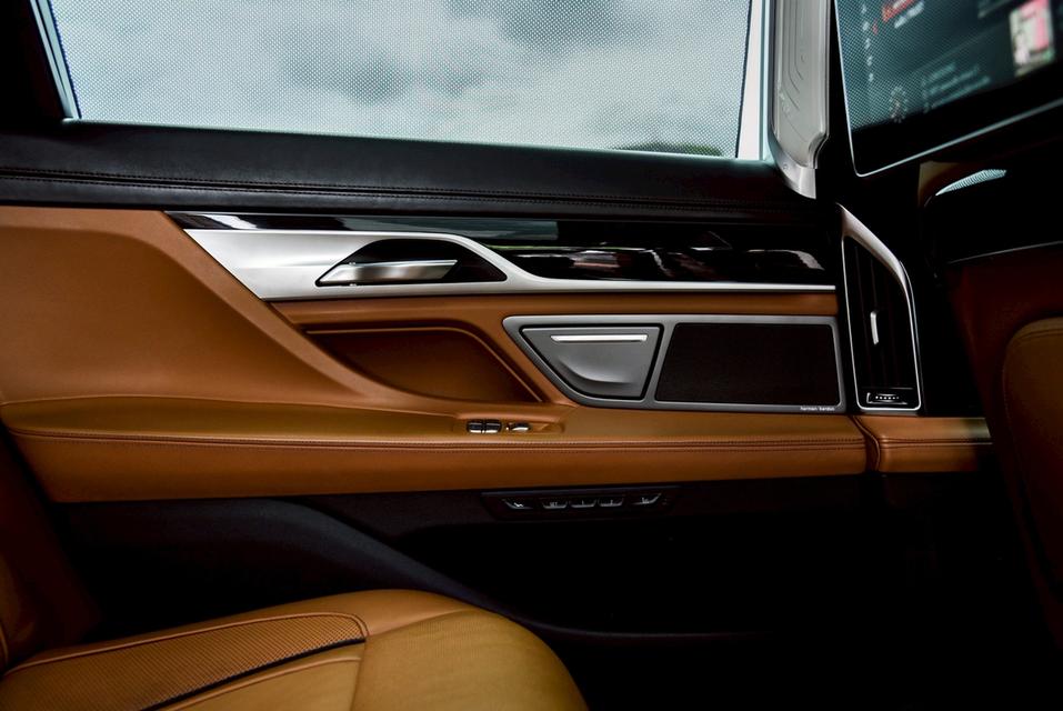 รหัสรถ CBL4242 BMW 730Ld 3.0 M Sport G12 AT 2019 10