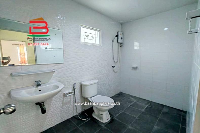 ทาวน์เฮาส์ โครงการ บ้านพฤกษา 60/1 รังสิต-บางพูน (ซอยรังสิต-ปทุมธานี 43) เนื้อที่ 20 ตรว. อ.เมืองปทุมธานี 11