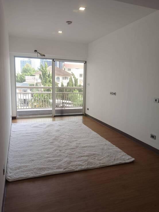 ขายคอนโด PB penthouse 1  ถนนสุขุมวิท 71 ชั้น 3 พื้นที่ใช้สอย 63 ตร.ม 2 ห้องนอน 2 ห้องน้ำ 1