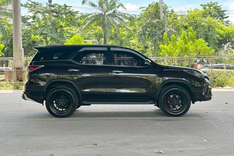 Toyota Fortuner 2.4 V AT ปี 2016