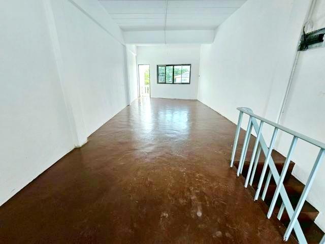 ซ.สุขุมวิท101 MRTสวนหลวง ร.9 1.5กม. ขาย-เช่าอาคารพาณิชย์ 4.5 ชั้นมีชั้นลอย 16 ตร.วา. 272 ตร.ม 4