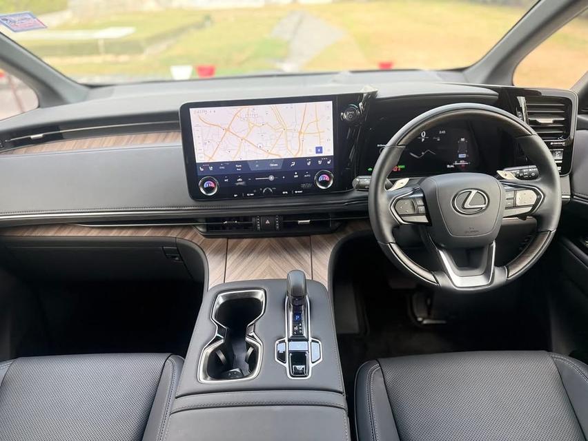 2025 Lexus LM350h 7 Seat วิ่ง 700 โล รูปที่ 3