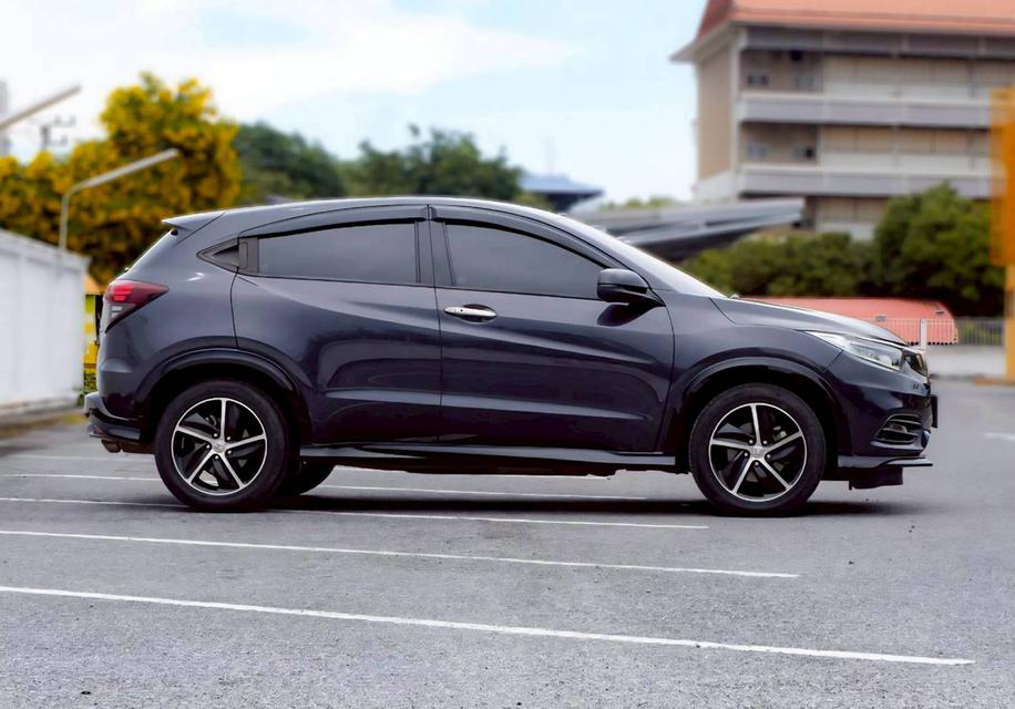 Honda HRV 1.8 RS เกียร์ Auto สีเทา ตัวTop ปี 2018 (MNC) 4