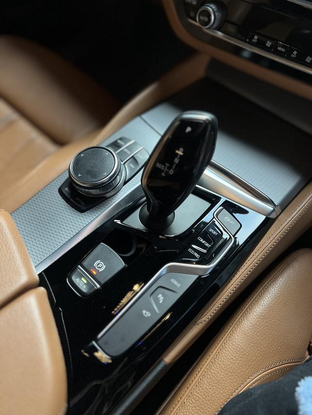 BMW 530e M Sport 8