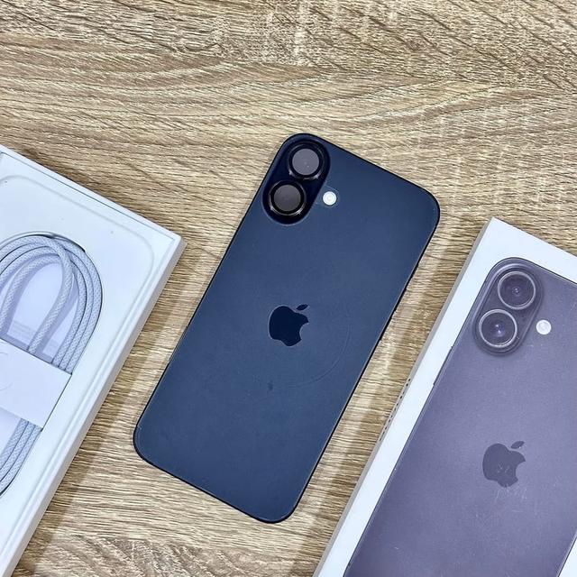 iPhone 16 plus สี Black 