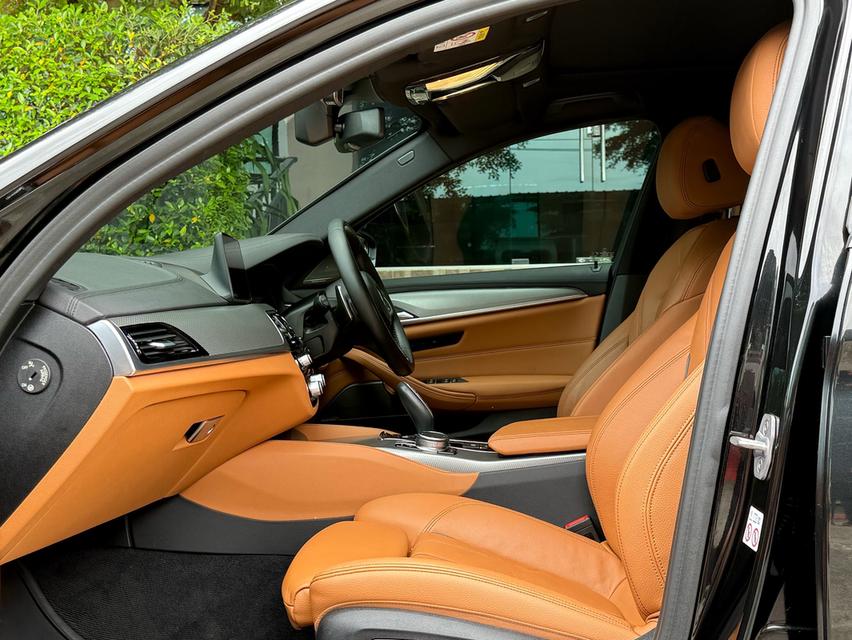2019 BMW 530e MSPORT รถมือเดียวออกป้ายแดง รถวิ่งน้อยเพียง 90,000 กม รถเข้าศูนย์ทุกระยะ ไม่เคยมีอุบัติเหตุครับ 13