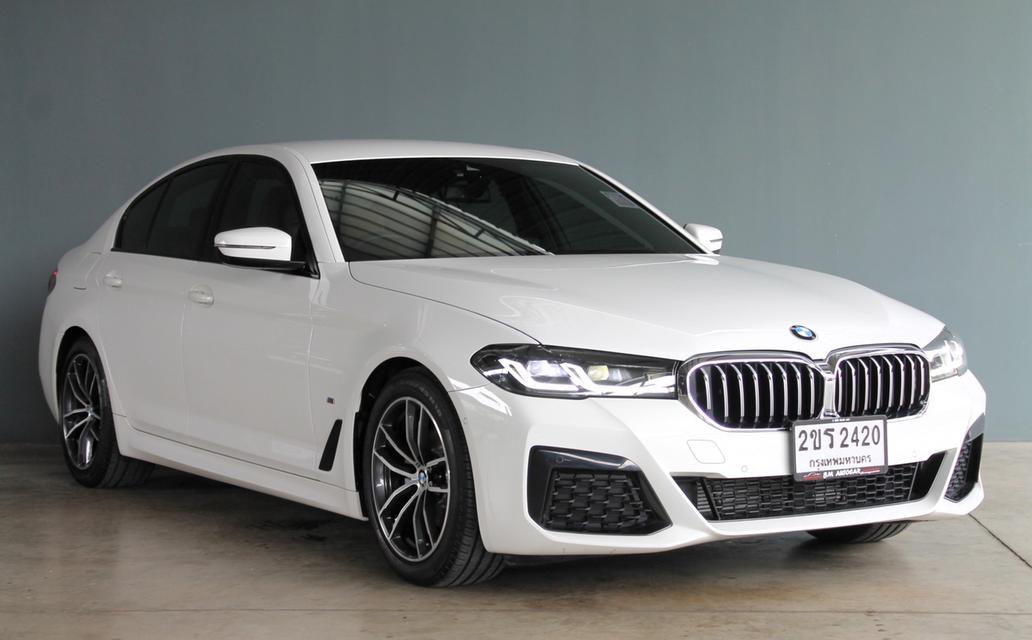 รหัสรถ BM2420 BMW 520d M-Sport LCI 2022