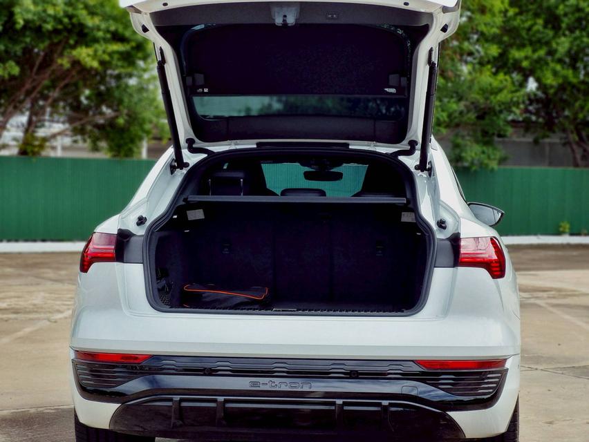 Audi Q8 Sportback E-Tron 55 Quattro [ S-Line Black Edition ] ปี 2025 ไมล์ 10,6xx km. รูปที่ 17