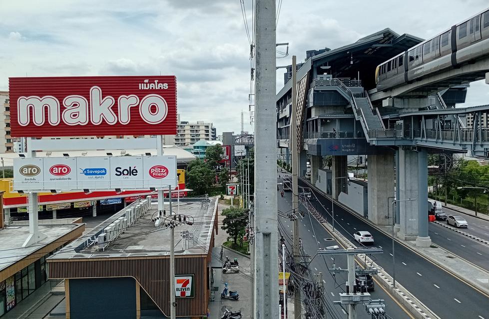 ขายหรือให้เช่าห้องสวยในลิพวิ่งเพลสคอนโด ปากซอยลาดพร้าว 140 ติดสถานีบางกะปิ พิเศษ ลดเหลือเพียงเดือนละ4,800บาทเท่านั้น 18