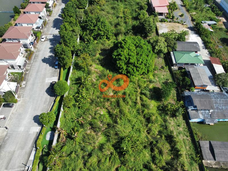 ขายที่ดินทำเลทอง ซอยกิ่งแก้ว 25/1 – ใกล้นิคมเจโม – หน้ากว้าง 47 เมตร – 13 ไร่ 2 งาน 7 วา 10