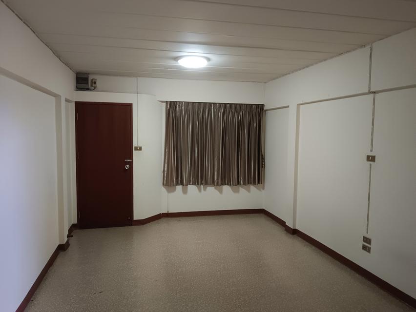 ให้เช่าคอนโด ร่มสุข9คอนโดทาวน์ ติดถนนลาดกระบังใกล้สนามบินสุวรรณภูมิ 3