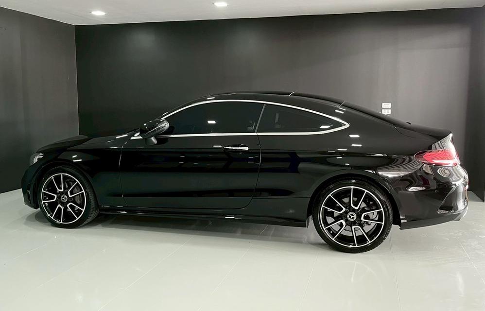 BENZ C200 Coupe Amg Dynamic ปี 2019 FaceLift  รถมือเดียวป้ายแดง ประวัติศูนย์ทุกระยะการใช้งาน 2
