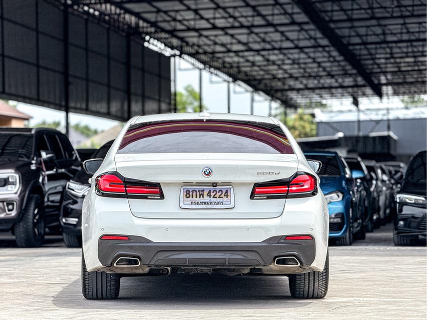 รหัสรถ WRT4224 2022 BMW SERIES 5 520d M SPORT โฉม G30ทปี17-24 (รุ่นครบรอบ50ปี) 6