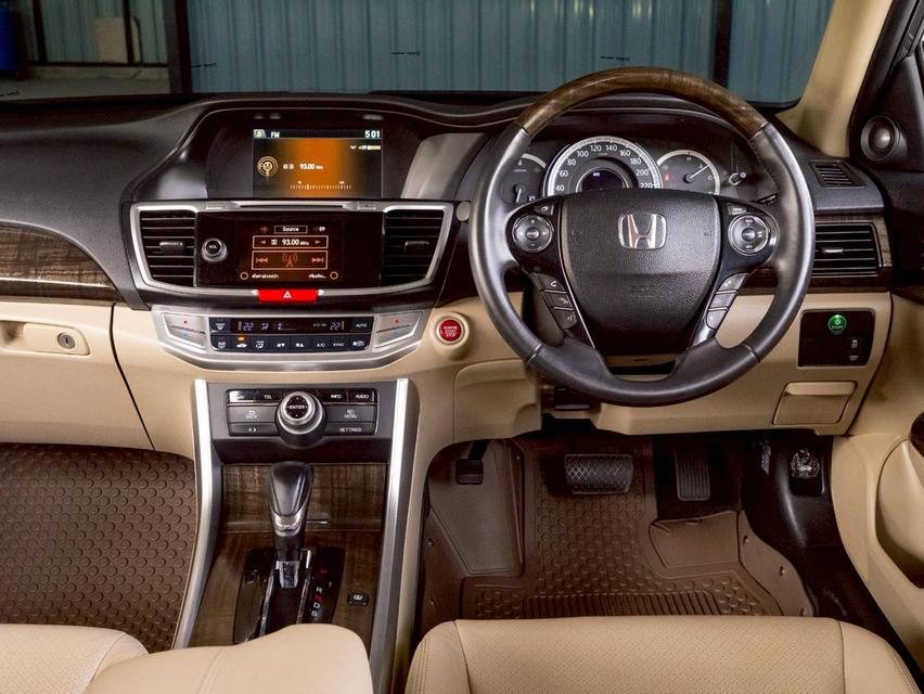 HONDA ACCORD 2.4TECH ปี 2013เจ้าของเดียว รถสวย กุญแจสำรองครบ  18