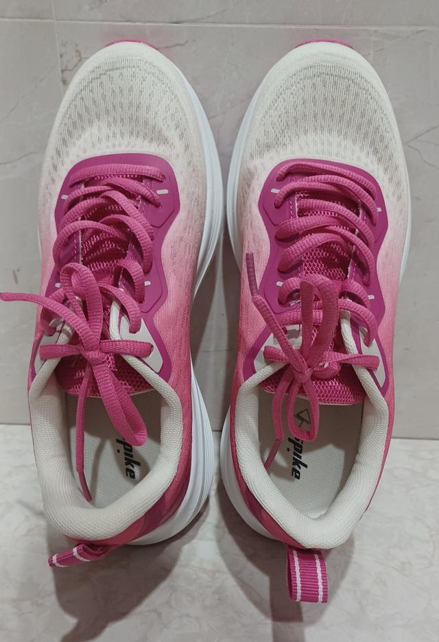 รองเท้ากีฬา ไซส์ 39 มือสองสภาพ100%