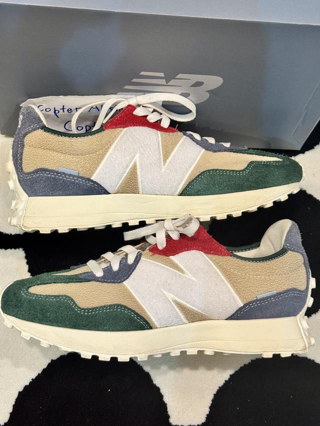New balance 327 ‘Golden Hour Nightwatch Green’