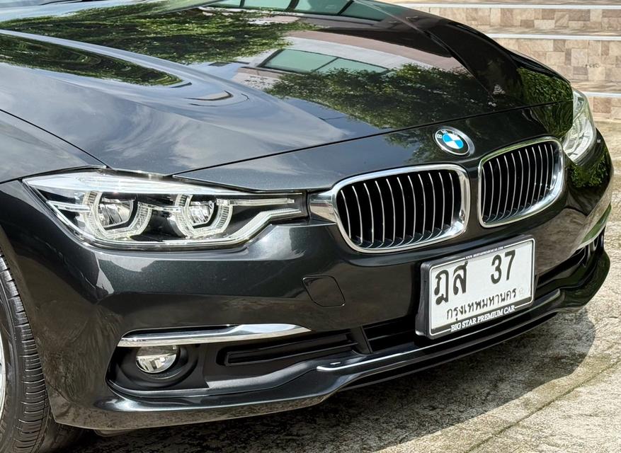 2019 BMW 320D F30 LCI รถมือเดียวออกป้ายแดง รถวิ่งน้อย เข้าศูนย์ทุกระยะ รถไม่เคยมีอุบัติเหตุครับ 8