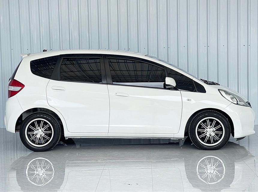 Honda Jazz 1.5SV I-Vtec GE เบนซิน เกียร์ออโต้  ปี2012 8