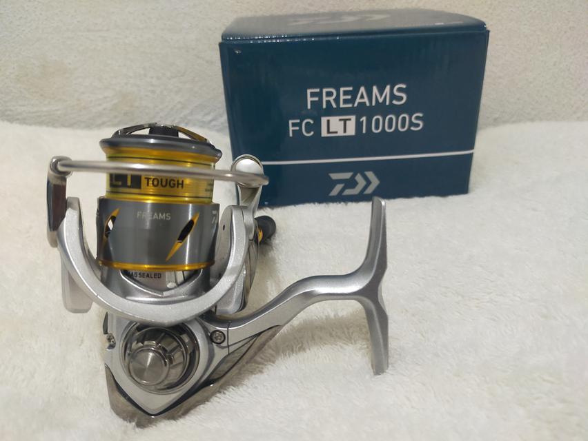รอกตกปลา Shimano  9