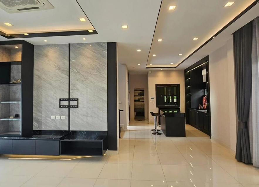 ให้เช่า บ้านหรูพร้อม Glasshouse & สวนสวย หลังหัวมุม โครงการบางกอกบูเลอวาร์ด สาทร – ปิ่นเกล้า 2 5