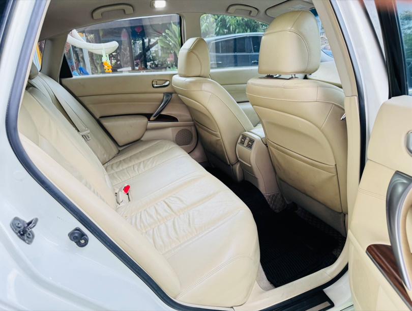 2010 เกียร์ออโต้ Nissan TEANA 2.5 250 XV V Sedan 7